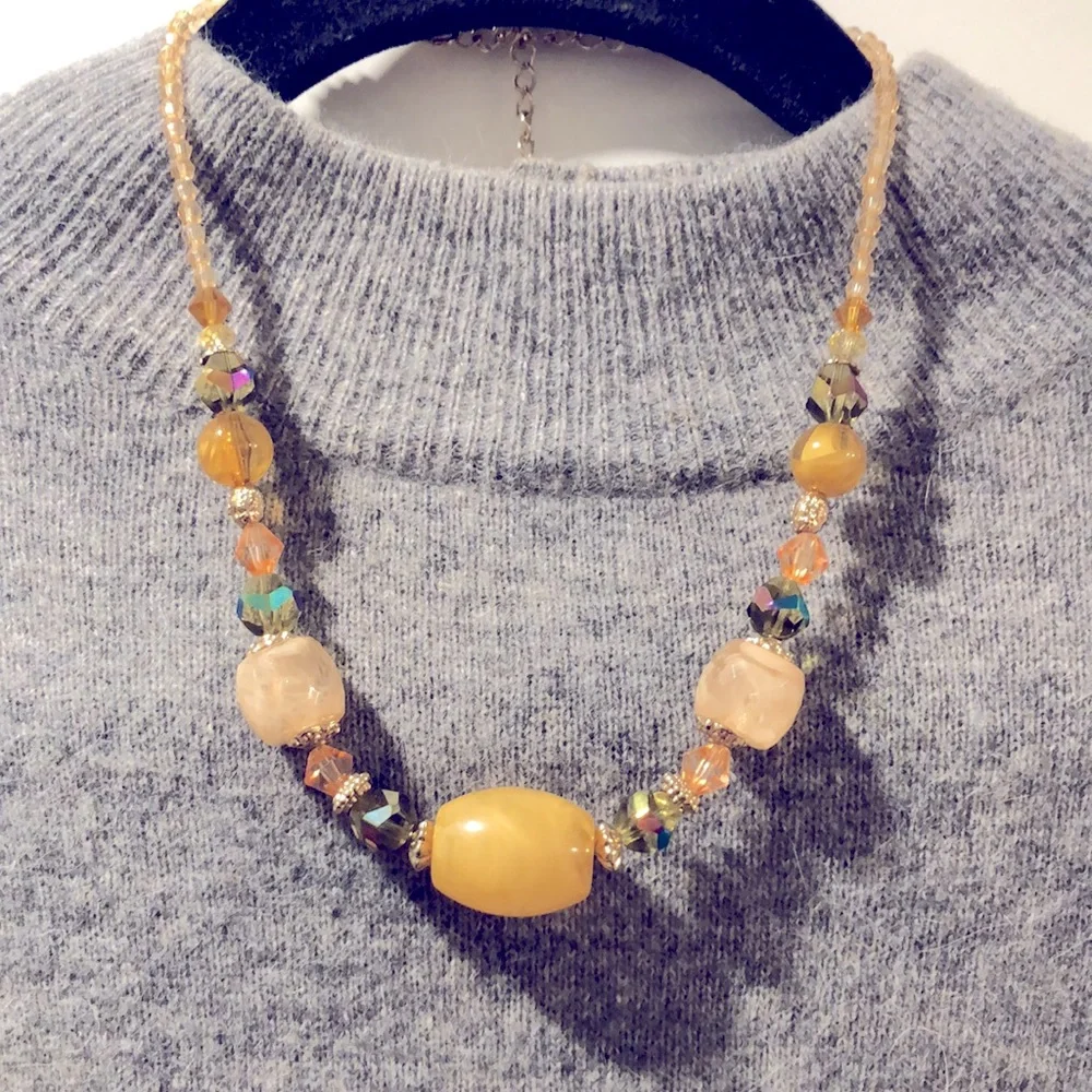 Vintage Unique Beaded Statement Necklace - Yellow with gold tones, colorful! - Picture 2 of 6